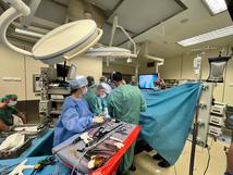 WUM: pierwsze w Polsce laparoskopowe pobranie fragmentu wątroby od żywego dawcy