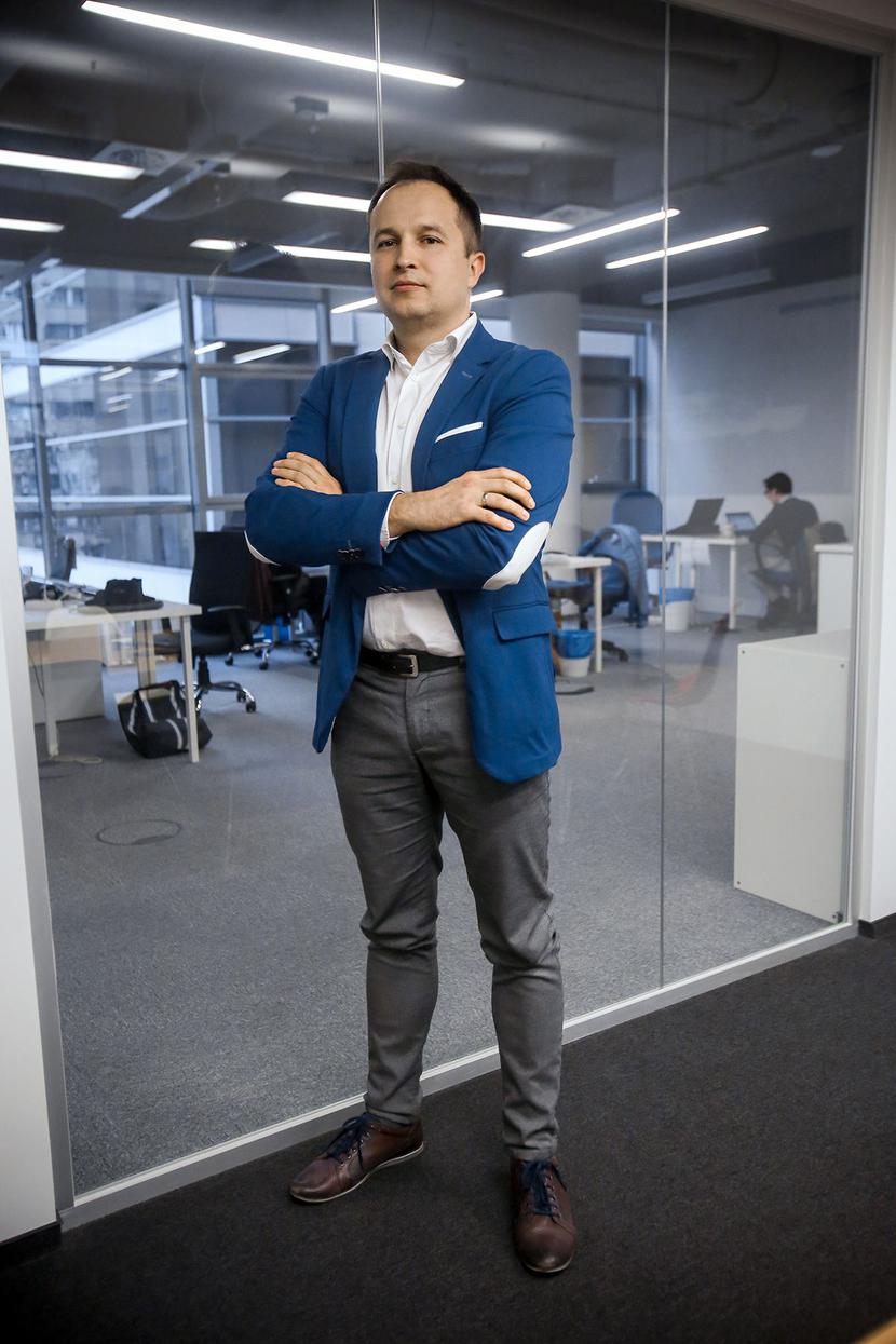 CIOS PONIŻEJ PASA: