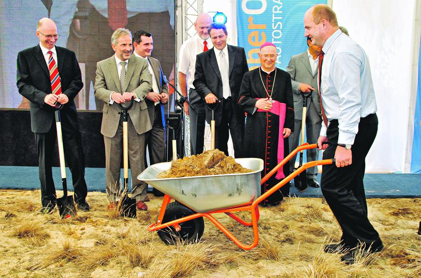 NAPIĘTY HARMONOGRAM:
 Piotr Całbecki, marszałek województwa kujawsko- -pomorskiego, planuje w III kwartale tego roku rozpocząć dialog konkurencyjny z prywatnymi partnerami, by w połowie przyszłego roku z wybranym kandydatem podpisać umowę PPP.
 [FOT. W. SZABELSKI]