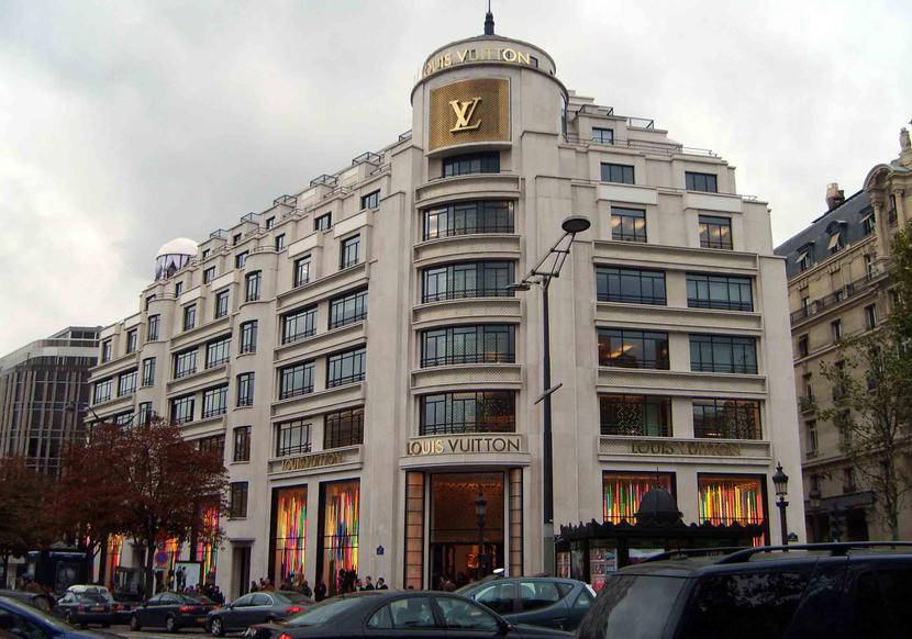 Louis Vuitton na Champs-Elysées w Paryżu