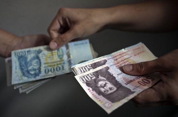 Węgierska waluta forint (fot. Bloomberg)