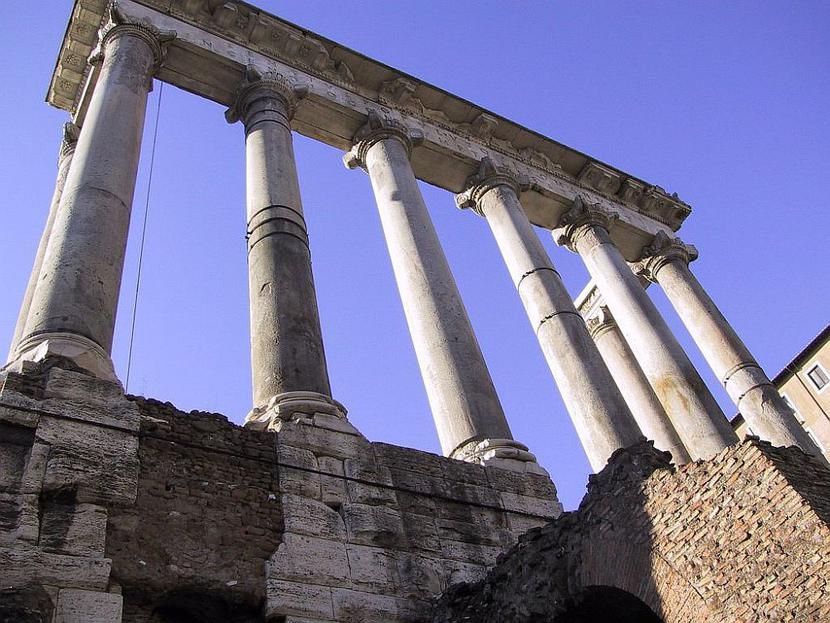 Pozostałości świątyni Saturna, Forum Romanum, Rzym