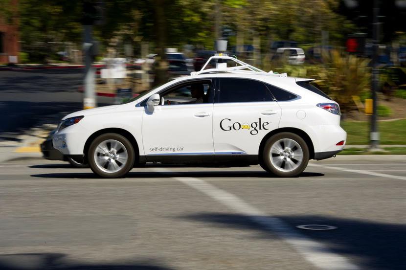 Samochód Google, który może jeździć bez kierowcy fot. Bloomberg