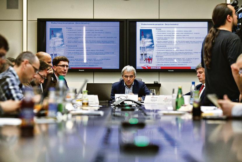 KUPIEC:
 Kierowany przez Jacka Krawca Orlen zgodnie ze strategią na lata 2013-17 ma 2,7 mld zł w „dodatkowej puli” na rozwój segmentu produkcyjnego — przejęcia koncesji wydobywczych lub całych spółek. Jeśli kanadyjscy akcjonariusze zaakceptują jego ofertę, wyda 20 proc. budżetu.
 [FOT. WM]