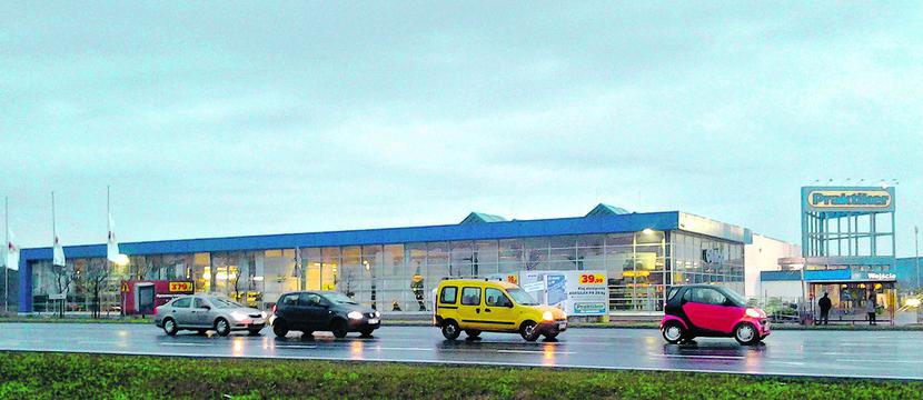 DLA ZARADNYCH: Niemiecki Praktiker wniósł o upadłość już w lipcu ubiegłego roku, spółka
 odpowiedzialna za międzynarodowe operacje grupy — w październiku. Od tego czasu trwało
 poszukiwanie inwestorów dla sklepów w Europie — wygląda na to, że teraz się kończy. [FOT. T. MARKIEWICZ]