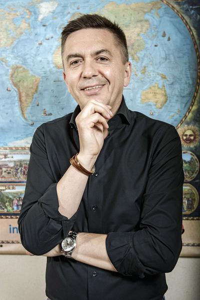 Nie zachłystujemy się wynikiem, nie walczymy za wszelką cenę o liczbę klientów. Konsekwentnie będziemy sprzedawać droższe wyjazdy — zapowiada Piotr Henicz, wiceprezes Itaki.