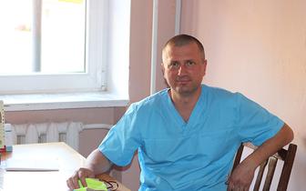 Burmistrz bombardowanej Ochtyrki za dnia broni miasta, a nocą operuje pacjentów
