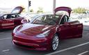 Tesla obniżyła ceny aut w USA aby „załapać” się na ulgi