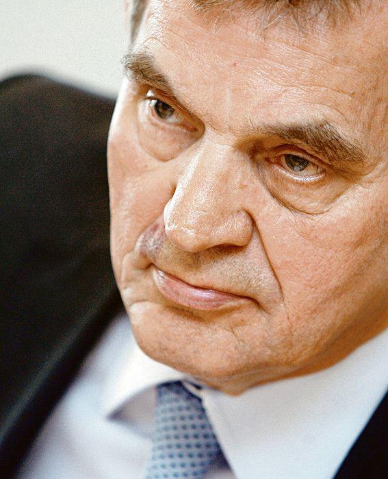 CISZA:
 Konrad Jaskóła nie jest prezesem Polimeksu od połowy 2012 r. Wkrótce po jego rezygnacji w raporcie śledczym zleconym przez spółkę pojawiły się pod jego adresem poważne zarzuty. — Od tego czasu nic w tej sprawie się nie dzieje — mówi były prezes. [FOT. GK]
 