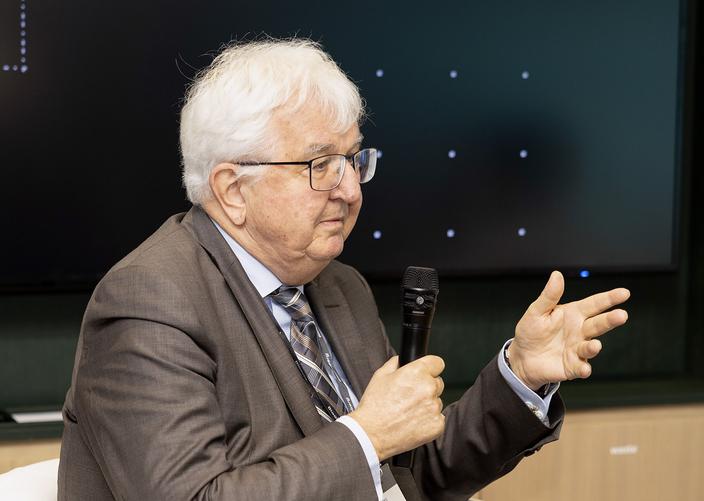 Robert Holzmann 