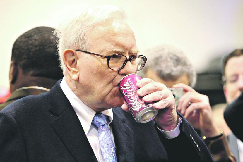  NIE NOWOŚĆ: Ketchup to nie pierwsza inwestycja Warrena Buffetta w branżę spożywczą. Wcześniej zaangażował się w Coca-Colę, a koncernowi Mars pomógł w sfinansowaniu zakupu producenta gum do żucia Wrigley. [FOT. BLOOMBERG]
