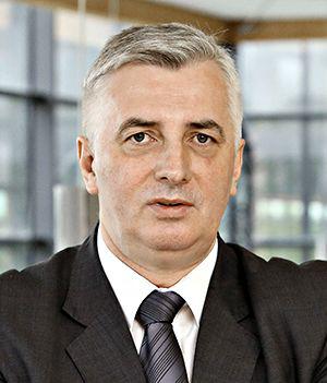 Dla mnie ważniejsze od wysokości wynagrodzenia jest to, że w przypadku kontraktu menedżerskiego możnapoczuć się komfortowo dopiero wówczas, gdy znane są oczekiwaniazleceniodawcy.Ministerstwo Rozwoju jeszcze ich nie sprecyzowało.Mirosław Kamińskiprezes Słupskiej SSE