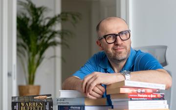 Blog jest dialogiem, książka to wyznanie. Przemysław Barankiewicz o psychologii pieniędzy i literaturze biznesowej