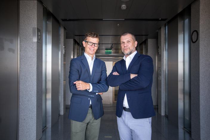 Akwizycje w branży drukarskiej Arkadiusz Sapiecha, prezes Prime Label, razem z funduszem Innova Capital reprezentowanym przez Michała Wojdyłę rozwijają grupę europejskich drukarni dla branży opakowaniowej.