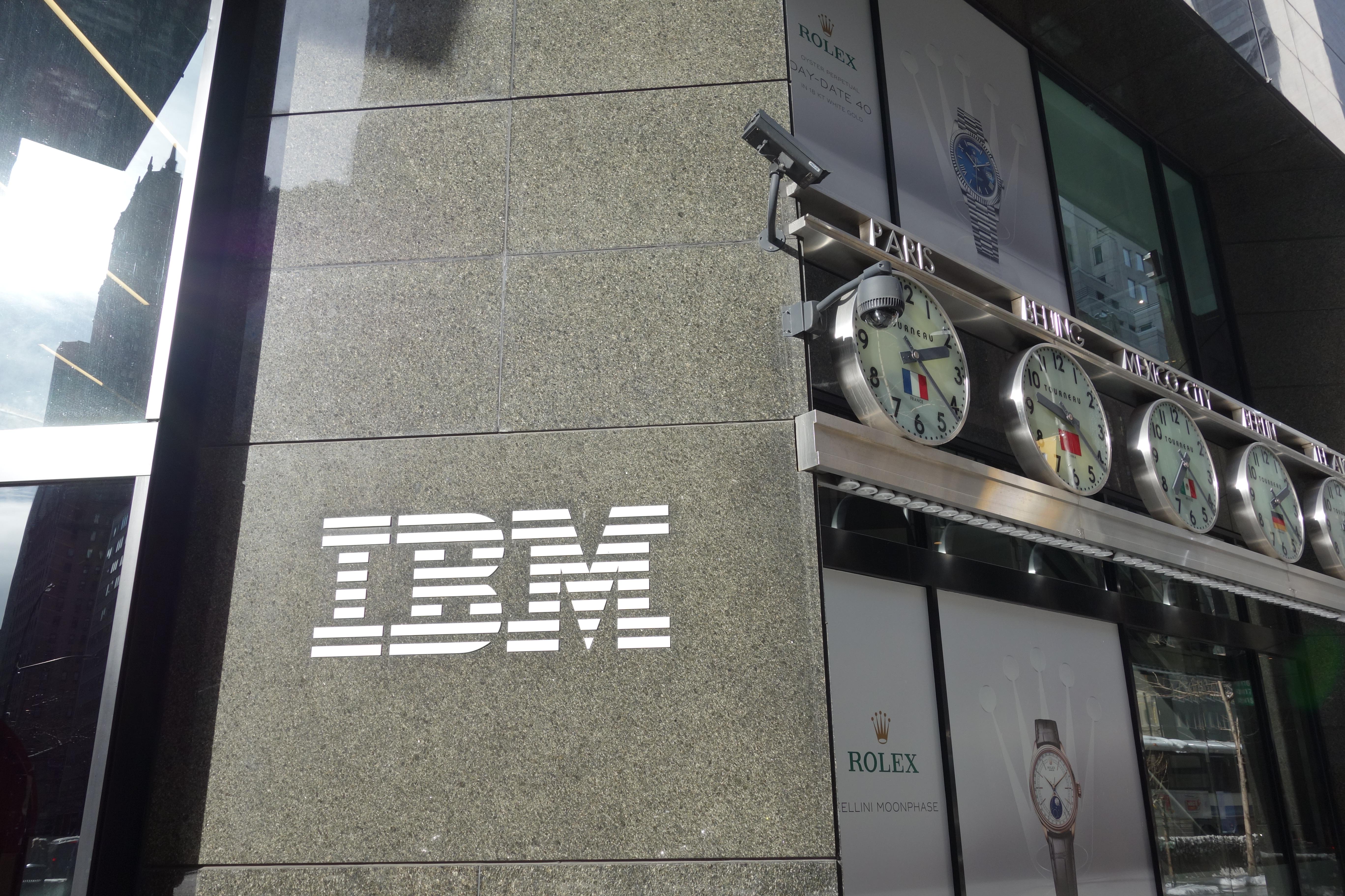 Polski IBM zwalnia, ale zatrudnia