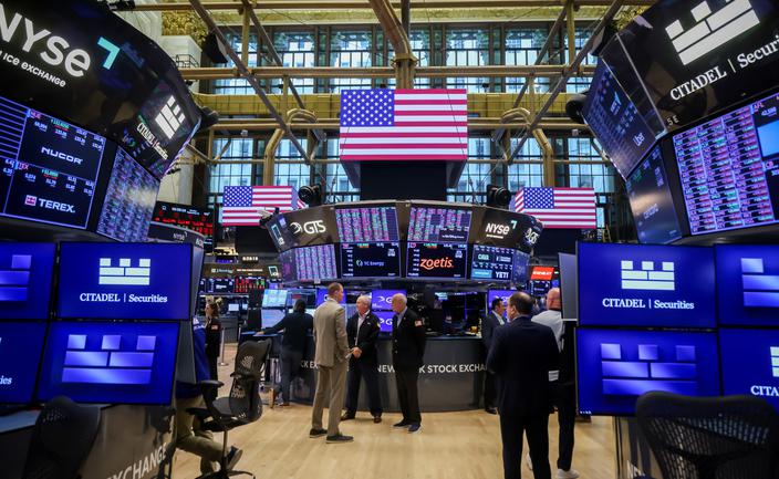 Spadek Wall Street z powodu wyprzedaży obligacji