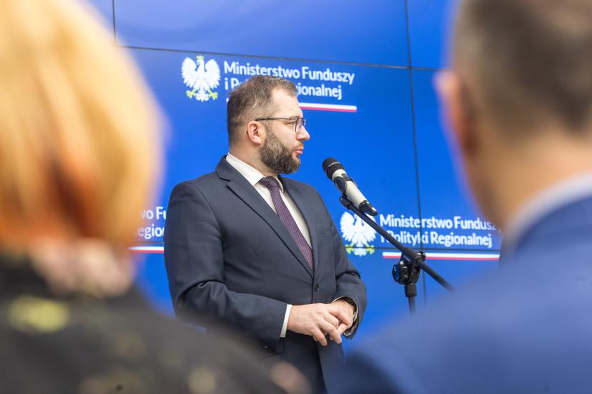Minister odwrócił się od firm: Minister odwrócił się od firm: