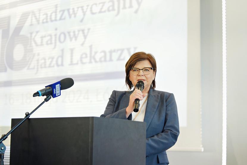 Minister zdrowia Izabela Leszczyna podczas XVI Nadzwyczajnego Zjazdu Lekarzy, 17 maja, Łódź Minister zdrowia Izabela Leszczyna podczas XVI Nadzwyczajnego Zjazdu Lekarzy, 17 maja, Łódź