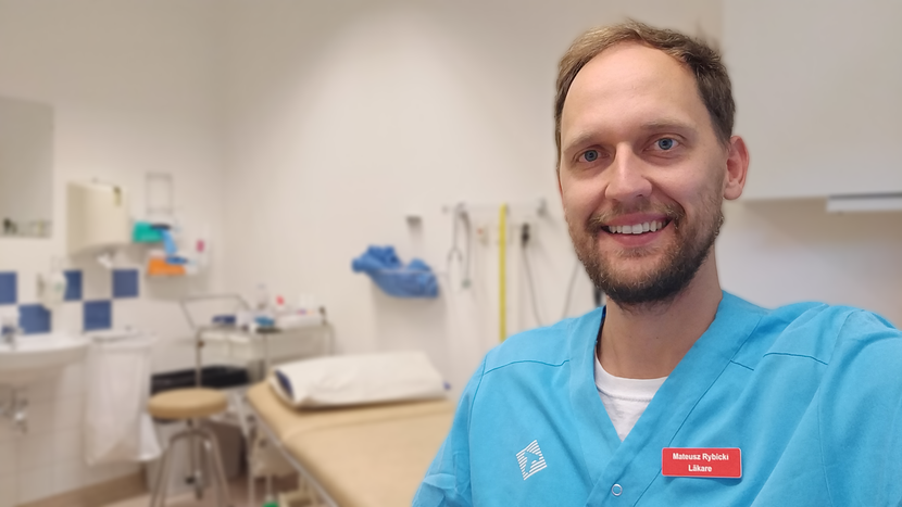 Dr Mateusz Rybicki do Szwecji wyjechał w 2015 roku, gdzie zrobił specjalizację z medycyny rodzinnej. O swoich doświadczeniach opowiada w podcaście „Lekarz w Szwecji”.