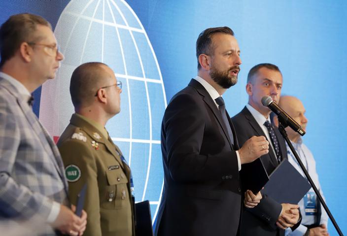 KLUCZOWE ŁAŃCUCHY DOSTAW: