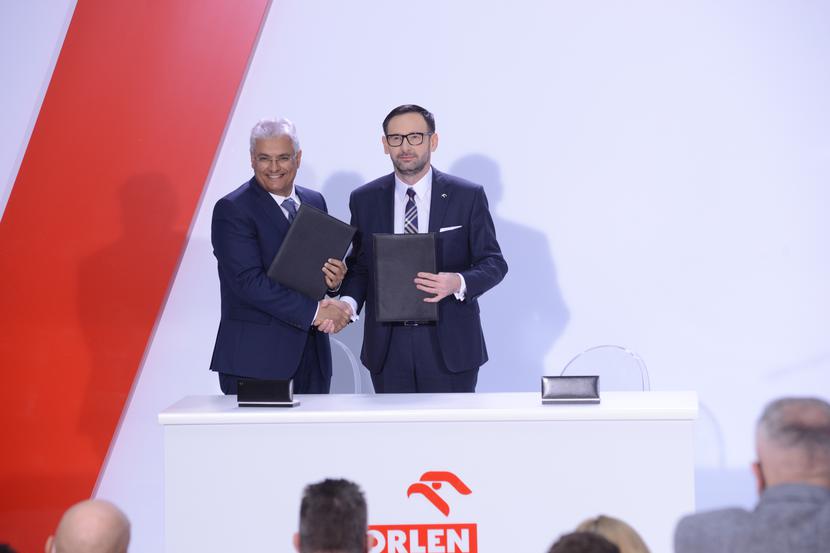 Sprzedali, by wchłonąć. Sprzedali, by wchłonąć.