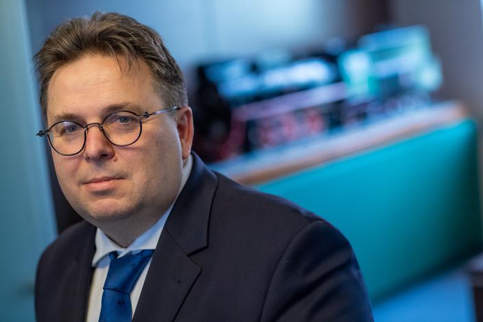 Co trzeci pociąg jest PKP Cargo: