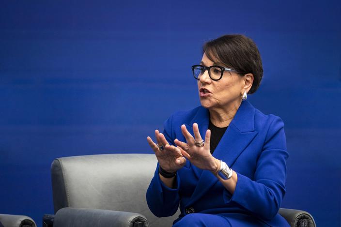 Polityka plus biznes: