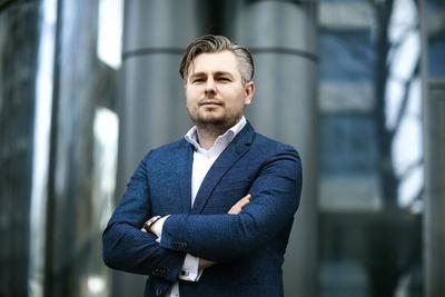 Łukasz Włodarczyk, prezes i jeden z założycieli Metropolitan Investment, zachęca obligatariuszy do zawarcia porozumienia. Jego zdaniem pozwoli to spółce kontynuować działalność i uregulować zobowiązania.