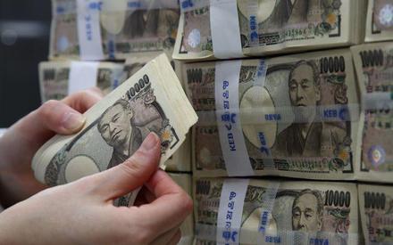 Dolar najsłabszy wobec jena od 3 miesięcy