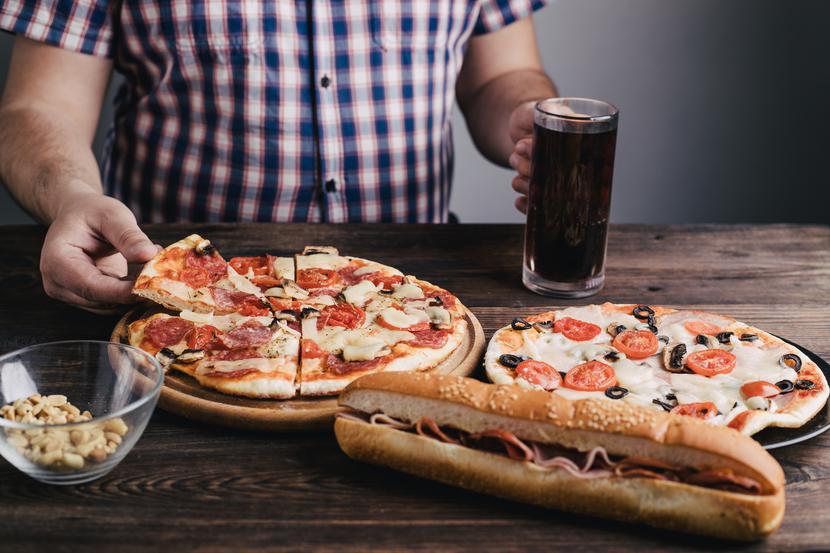 Analizy pokazały, że masa ciała ojców, zanim poczęli dziecko, wyraźnie wpływała na masę ciała i podatność na choroby metaboliczne ich potomstwa. Analizy pokazały, że masa ciała ojców, zanim poczęli dziecko, wyraźnie wpływała na masę ciała i podatność na choroby metaboliczne ich potomstwa.