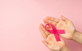 Rak piersi: organizacje pacjenckie apelują o dostęp do mammografii także dla kobiet 70+