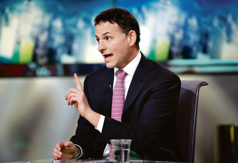 David Einhorn, który swój fundusz Greenlight Capital założył w 1996 r., dysponując jedynie 900 tys. USD od inwestorów, okazał się jednym z najlepszych zarządzających na świecie. Średniorocznie wypracowywał stopy zwrotu sięgające 20 proc. Jego osobistą fortunę wyceniono w tym roku na 1,25 mld USD. Z tej perspektywy wpadka z Apple’em to jedynie nieznaczne potknięcie.
 [FOT. BLOOMBERG]