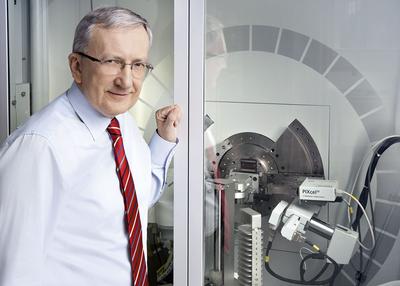 Stworzenie narodowego programu rozwoju innowacyjnej gospodarki — realnego, a nie tylko rozpisanego na slajdach — jest prawdziwym wyzwaniem i koniecznością. To jeden z warunków przejścia polskich firm od pozycji podwykonawcy do lidera międzynarodowych nowatorskich przedsięwzięć — twierdzi prof. Jerzy Langer, członek Europejskiej Rady Innowacji