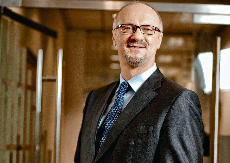  Na ostatniej konferencji wynikowej Sławomir Sikora, prezes banku, zapowiedział, że do końca roku przedstawi nowy model sprzedaży kredytów gotówkowych. Szef Handlowego spodziewa się wzrostu popytu na „szybki” kredyt w drugiej połowie 2013 r. [FOT. TP]