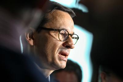 Rada Ministrów kierowana przez Mateusza Morawieckiego twierdzi, że umożliwienie sędziom decydowania o aresztach w trybie online przyspieszy postępowanie, obniży jego koszty i zmniejszy zagrożenie koronawirusem w sądach.