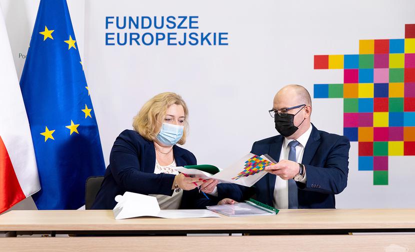 Dwa miliony na nowe e-usługi: Dwa miliony na nowe e-usługi: