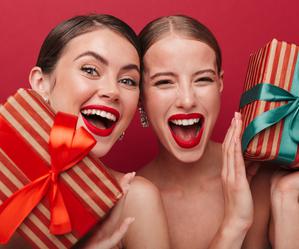 Podaruj klasę. Nasze pomysły na&nbsp;prezent, który zachwyci każdą kobietę