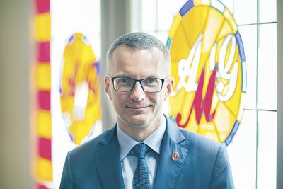 Prof. dr hab. n. med. Marcin Gruchała, kierownik I Katedry i Kliniki Kardiologii GUMed: Najczęstszym towarzyszem choroby wieńcowej jest nadciśnienie, które prowadzi do czynnościowych i strukturalnych zmian w mikrokrążeniu.