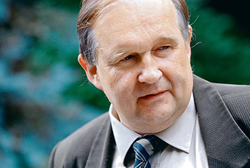 WIELOSTRONNE KORZYŚCI: Marka własna to nie tylko kategoria konsumpcyjna czy operacja biznesowa, lecz przede wszystkim pomysł na oszczędny przepływ kapitału między sektorami rynku oraz sposób na konsolidację potencjału sprzedażowego firm produkcyjnych i dystrybucyjnych — mówi dr Andrzej Maria Faliński, dyrektor generalny w Polskiej Organizacji Handlu i Dystrybucji. [FOT. MP]