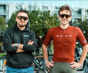 Kolarstwo nowym golfem. Founders Ride przenosi rozmowy z sal konferencyjnych na szosę