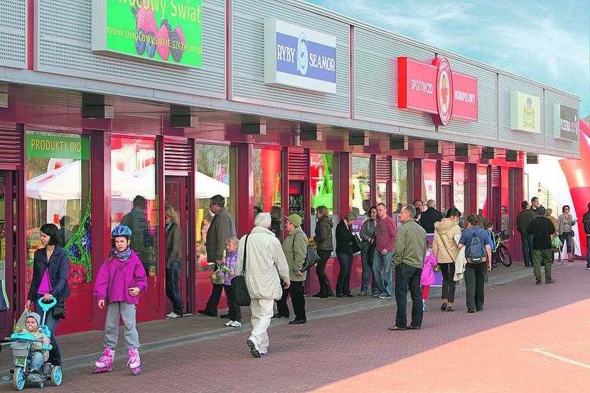 INWESTYCJA W HANDEL: Cena lokalu handlowego w pasażach Czerwonej Torebki zaczyna się od 350 tys. zł netto, roczna stopa zwrotu wynosi 8 proc. Na tym koncepcie zarabiać można przez 15 lat. Co zatem wybrać: mieszkanie w formule najmu zwrotnego, pokój w condohotelu czy lokal w pasażu handlowym? [FOT. ARC]