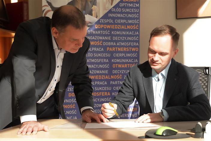 DYNAMIKA BIZNESOWA: 