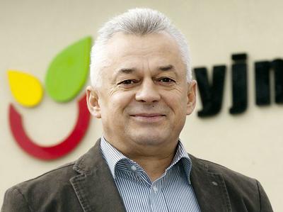 Zbigniew Chołyk z LubApple (z lewej) przyznaje, że znacznie wyższe ceny skompensowały sadownikom w tym sezonie niższy wolumen zebranych jabłek. To dobry czas dla branży. Michał Lachowicz z La-Sadu zaznacza, że mniejsze wolumeny to mniej przewiezionego towaru, a więc straty m.in. firm transportowych.