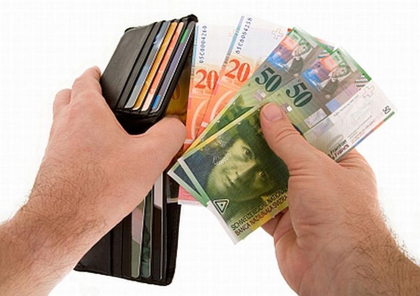 Spłacającym kredyty hipoteczne w walutach obcych zostanie nieco więcej gotówki w portfelu.