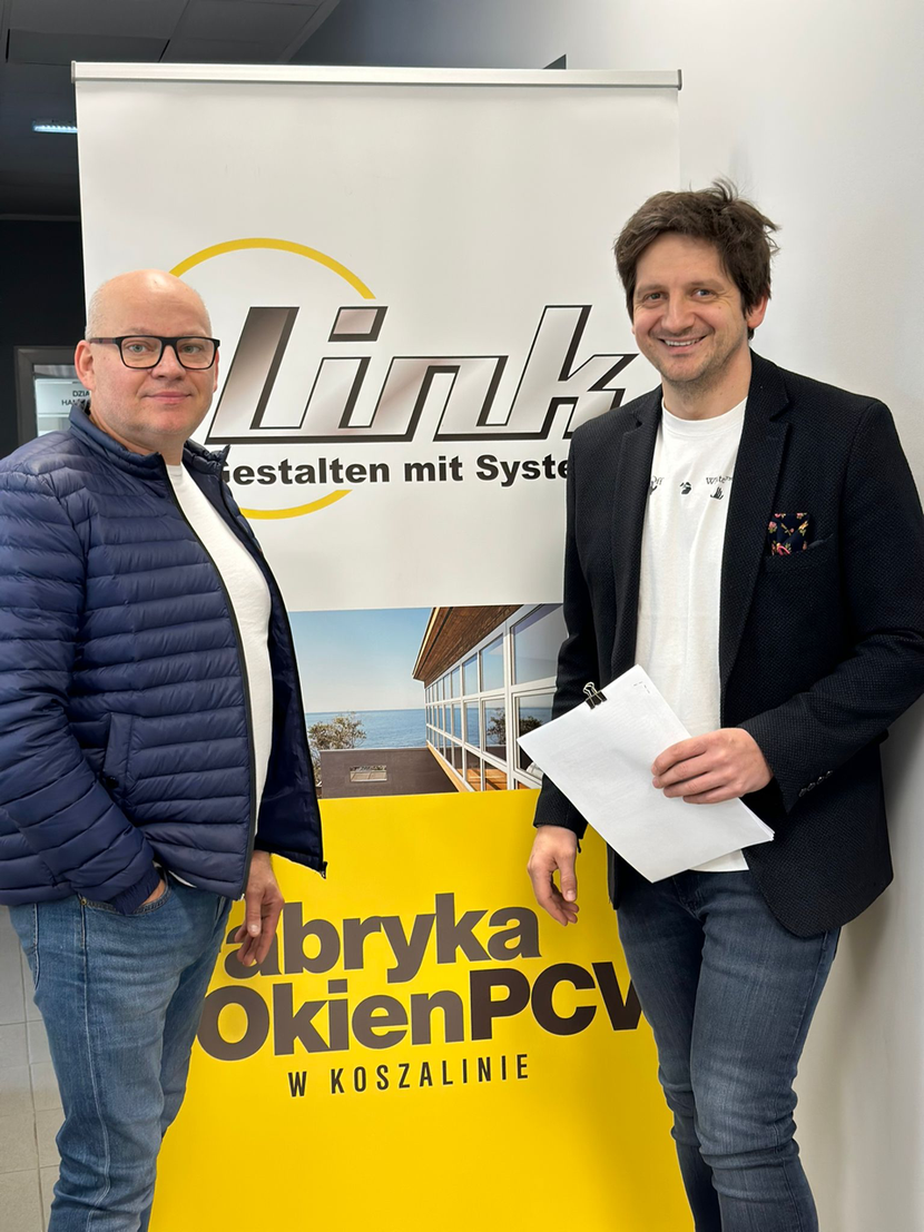 Kierunek rozwoju:Andrzej Hondo, dyrektor operacyjny E.Link i Ireneusz Gabryś, dyrektor handlowy, zapowiadają dalszy rozwój firmy. Uruchomiony dwa lata temu drugi zakład wytwórczy w grupie wkrótce doczeka się rozbudowy, dzięki której możliwości wytwórcze spółki wzrosną o 500 proc. Kierunek rozwoju:Andrzej Hondo, dyrektor operacyjny E.Link i Ireneusz Gabryś, dyrektor handlowy, zapowiadają dalszy rozwój firmy. Uruchomiony dwa lata temu drugi zakład wytwórczy w grupie wkrótce doczeka się rozbudowy, dzięki której możliwości wytwórcze spółki wzrosną o 500 proc.