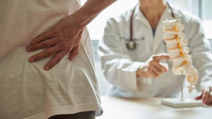 Najczęściej występują bóle dolnej partii pleców, na które w 2019 r. narzekało prawie 26 proc. naszych rodaków. Najczęściej występują bóle dolnej partii pleców, na które w 2019 r. narzekało prawie 26 proc. naszych rodaków.