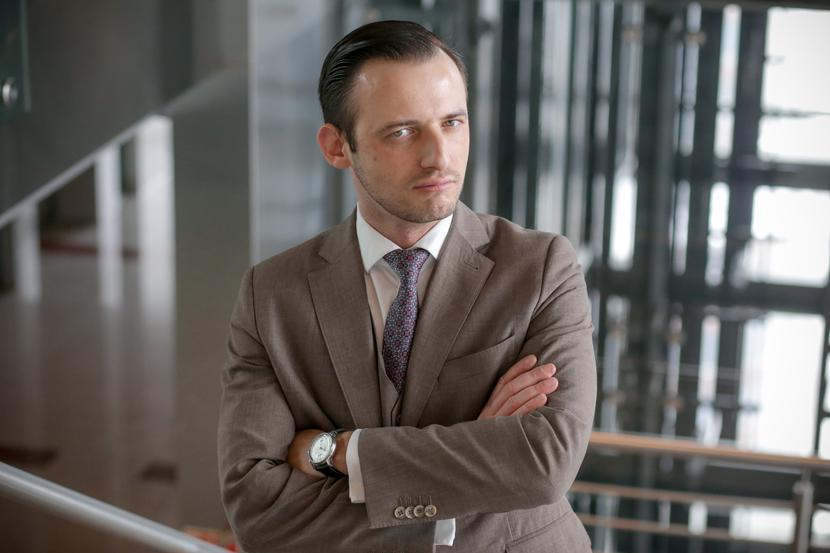 ŚLEDCZY OSTRZEGLI PREZESA-VLOGERA: ŚLEDCZY OSTRZEGLI PREZESA-VLOGERA: