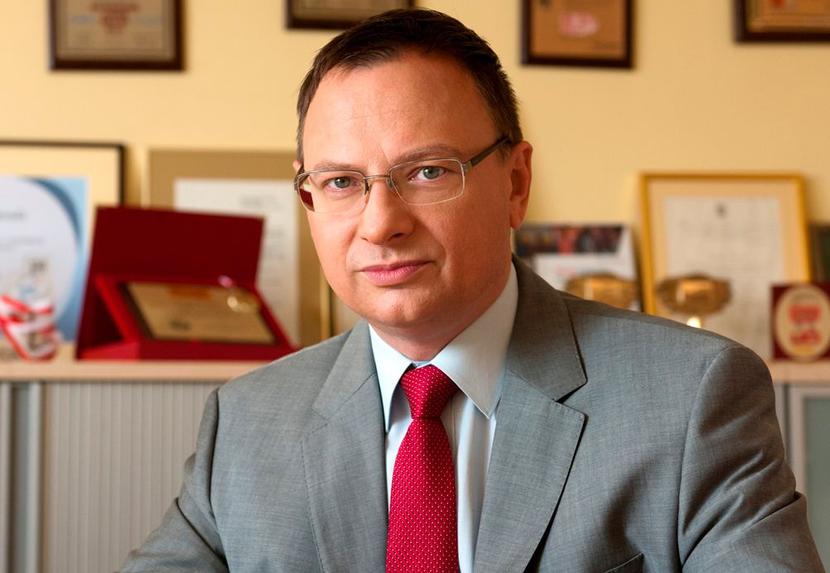 SPOŻYWCZA DYWERSYFIKACJA: Fabryka Cukierków Pszczółka, którą zarządza Marek Spuz vel Szpos, to jedna z trzech, poza cukrem, biznesowych nóg Krajowej Spółki Cukrowej. W ubiegłym roku koncern sfinalizował zakup młynów w Stoisławiu oraz zakładu przetwórstwa owoców i warzyw we Włocławku. [FOT. ARC] 