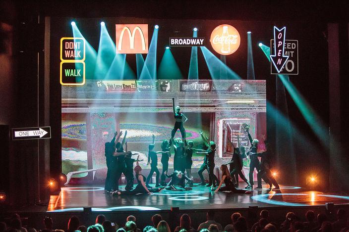 W teatrze: