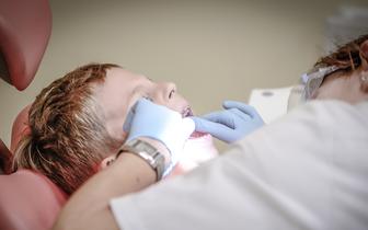 NRL o zmianach w leczeniu stomatologicznym dzieci: zagrożeniem brak anestezjologów